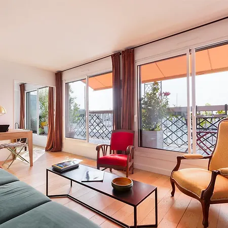 Sunny Quiet Haven And Stunning Views, Marais * Paris