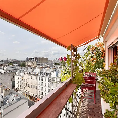 Sunny Quiet Haven And Stunning Views, Marais Paris